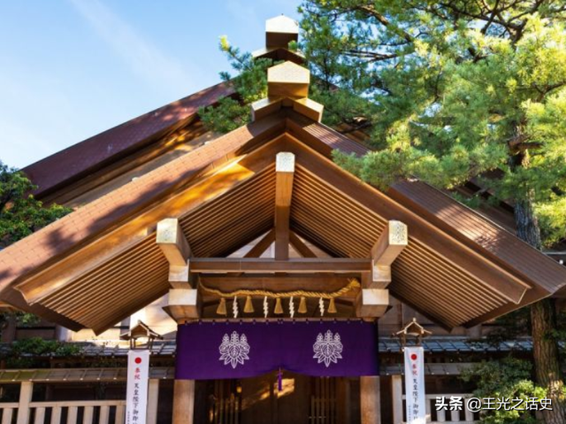 日本天皇的权力到底有多大，日本天皇的权力大吗（为什么日本天皇却能做到万世一系）