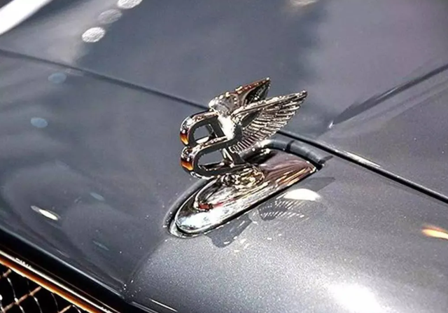 星星标志的是什么车，开斯巴鲁属于什么档次（盘点已经消失的三款车标）