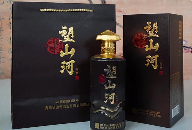 贵州十大酱香酒排名，茅台镇十大酱酒排名官方排名（但其他酱香酒同样紧追不舍）