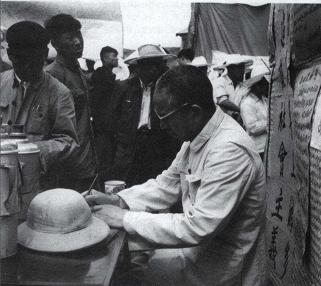 王震 新疆，对一死囚说：你来当总指挥