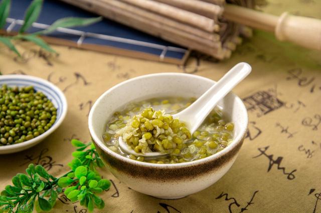 发芽的绿豆还能煮绿豆汤吗，绿豆发芽了还可以煮绿豆汤吗（除了绿豆还加这5种“料”）
