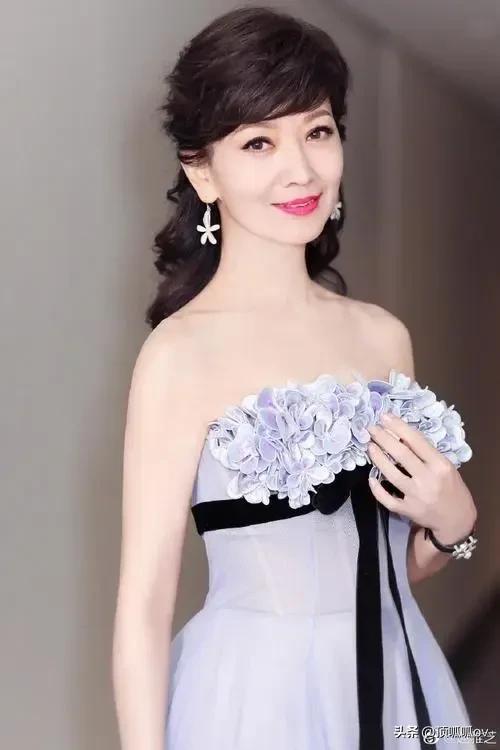 陈小春对张柏芝是真爱吗，美到极致的香港3大美女明星
