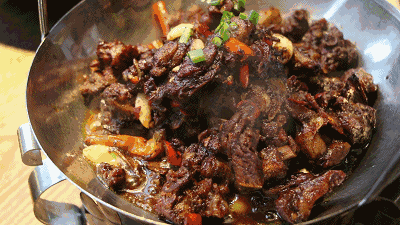 鸭子吃什么东西作为食物，吃鸭子和什么食物相克（中国人，怎么这么会吃鸭）