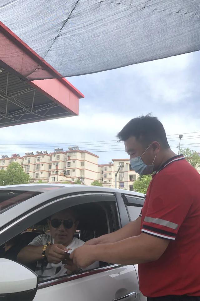 刨冰机多少钱一台，刨冰机价格（刨冰机（加油站服务有“凉”策）