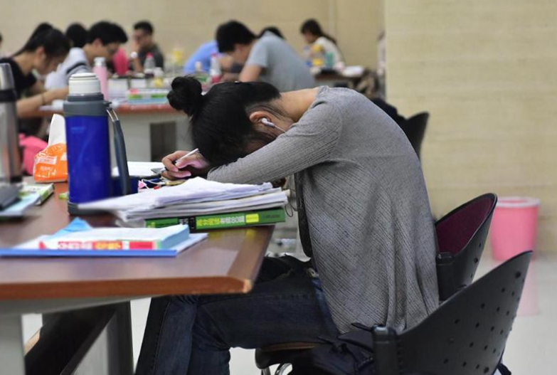 大学课程表（计算机学生晒出课表）