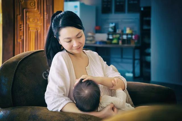 新手爸爸妈妈怎么照顾婴儿，新手爸爸怎么带婴儿（做到“三多、三勤、四不要”）