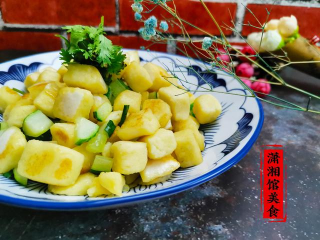 蛋炒馒头的制作方法——懒人福利，鸡蛋炒馒头做法（家人筷子就没离开过）