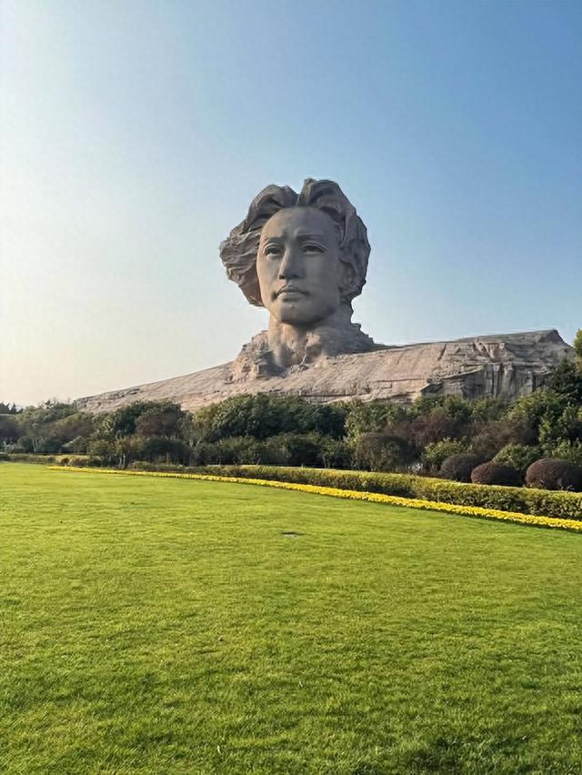 长沙西湖公园，没有梅溪湖的压抑喧闹，风景却不逊色橘子洲