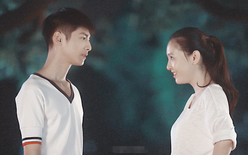 当年,在唐嫣,钟汉良《何以笙箫默》中,凭借小赵默笙,何以琛脱颖而出的