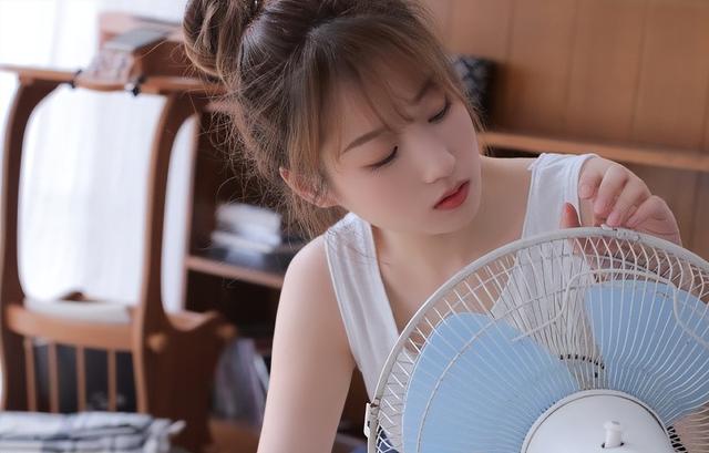 花言巧语哄女孩子开心，花言巧语哄女孩子开心句子（如何哄女生开心的套路开心）