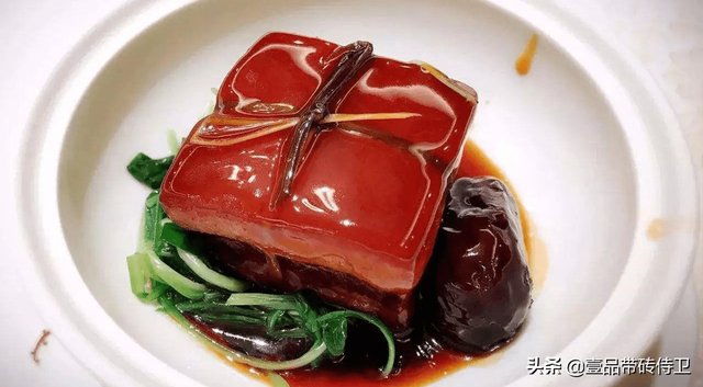 东坡肉的来历和典故，东坡肉的来历和典故（东坡肉包加盟费是多少）