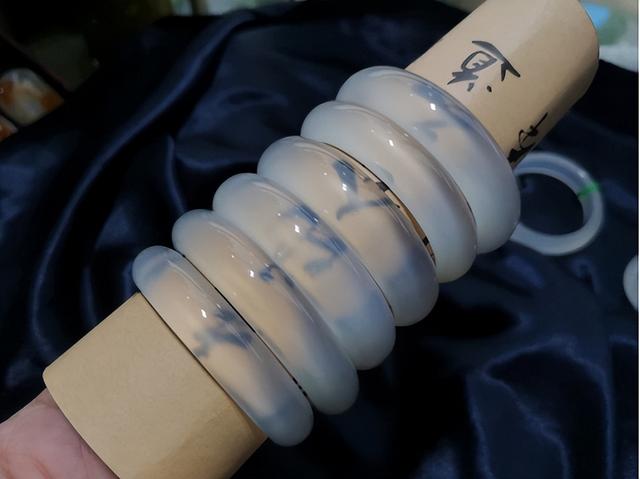 葡萄石的价格为什么那么便宜，这四种宝石价格便宜还特上档次