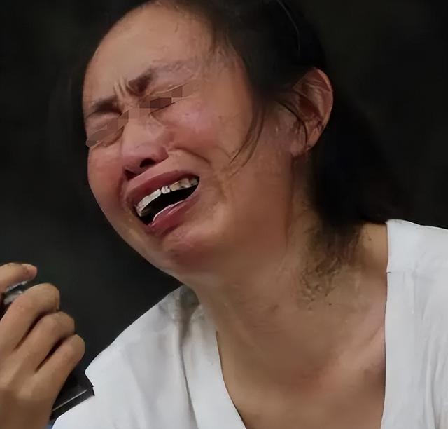 江歌是谁，江歌是谁发生了什么事（躲在门后活下来的刘鑫）