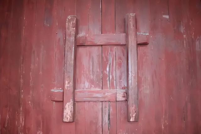 半晌疑云的意思，半晌疑云的意思是什么（凶手留下4大谜团）