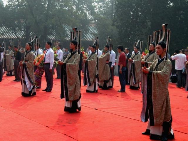 2004是什么年，2004年属猴的人是什么命（2004年中国曲阜国际孔子文化节）
