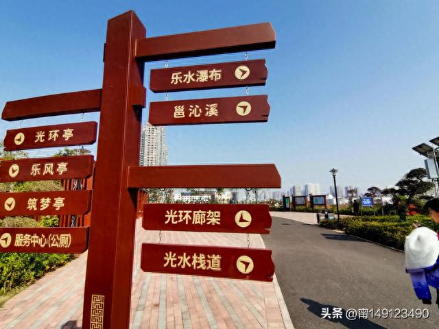 冬游南宁大沙田新建的水塘江公园，市区最大的人工瀑布是亮点