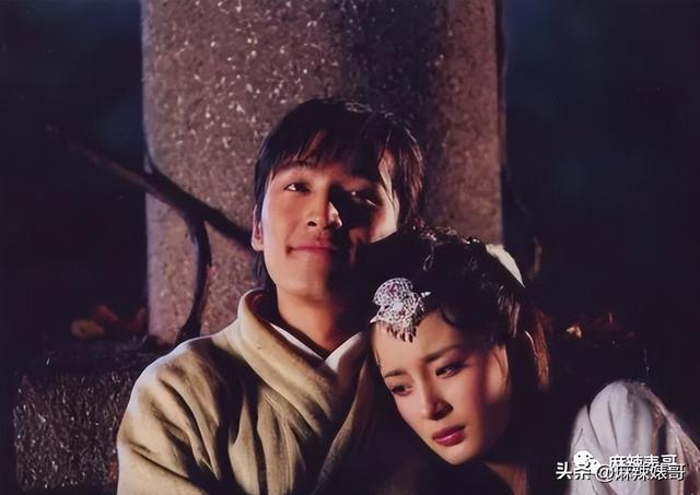 杨幂和胡歌现在关系如何，再回顾下他和薛佳凝、杨幂、江疏影的爱情故事