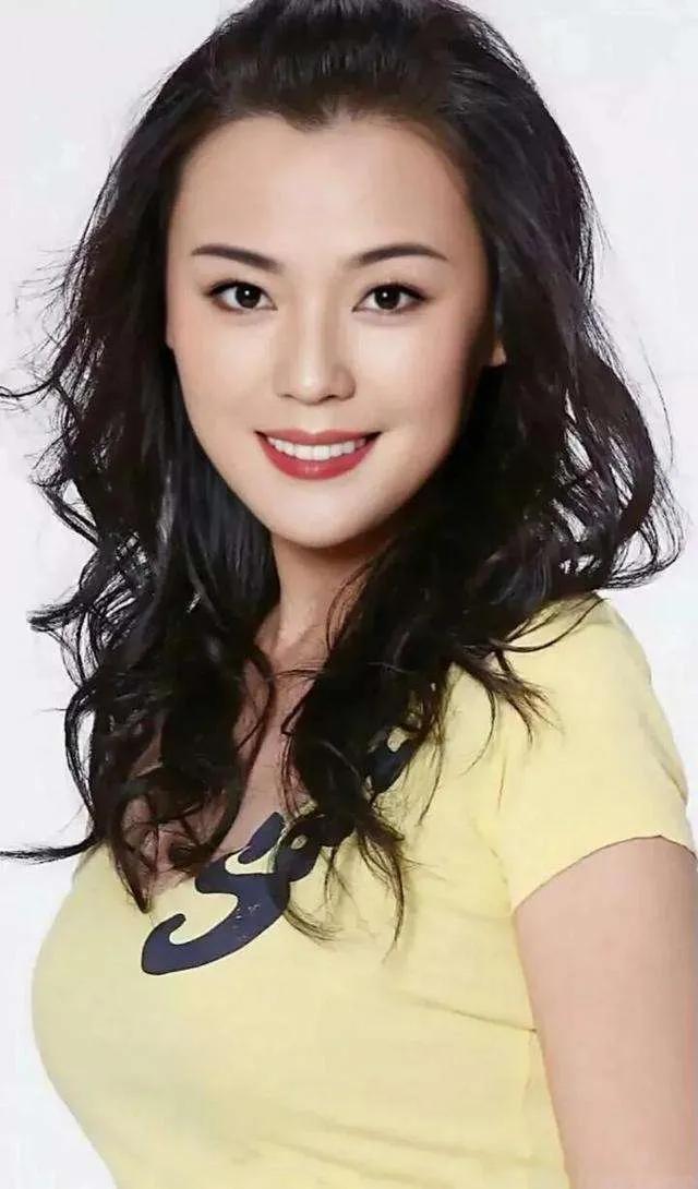 梁爱琪的个人资料，梁爱琪个人资料（御姐梁爱琪，“富婆专业户”）