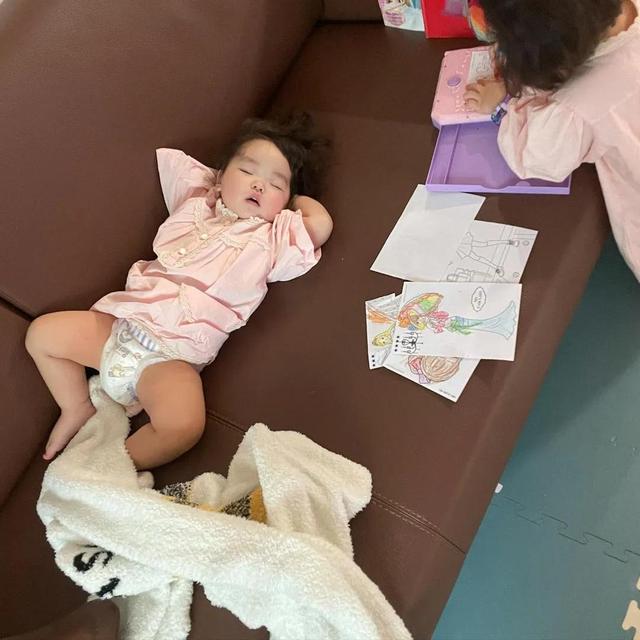 哈哈哈哈哈表情包，搞笑表情包哈哈哈哈哈哈，微信头像（可爱搞笑的萌娃动图表情包）