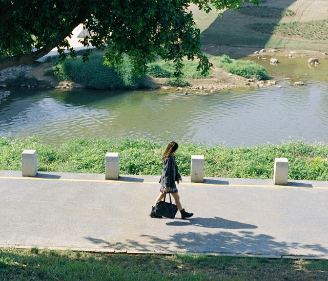 怎么拍照才好看技巧，几个小技巧教你怎么拍出好看生活照（好看的照片都有这些拍照套路）