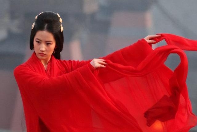 曹颖演的电视剧有哪些，曹颖演过什么电视剧（陈红经典、刘亦菲惊艳、杨若依太“辣眼睛”）