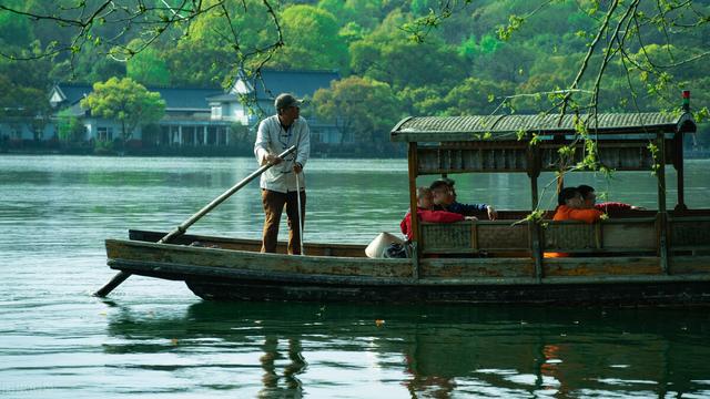 嘉兴有什么好玩的地方旅游景点，嘉兴有什么好玩的地方旅游景点平时能海宁观潮吗（藏着恬淡淳朴的江南水乡生活）