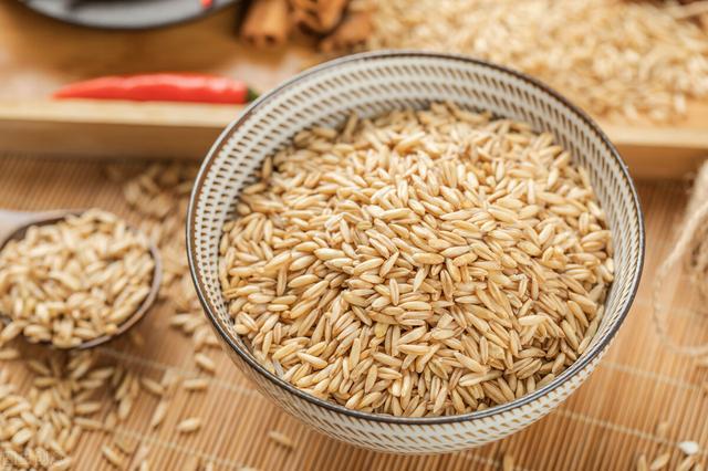 吃燕麦怎么吃，吃燕麦怎么吃减肥（常吃燕麦有这3点好处）