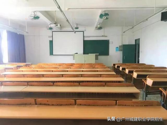 自提柜怎么取快递，邮政包裹怎么自取（城建青年，这些秘密你知道吗）