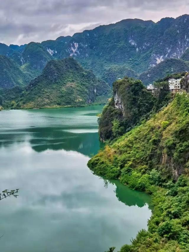广西有哪些景点值得去，广西有哪些景点值得去看（快把广西这些游玩不累、老少皆宜的山湖美景安排上~）