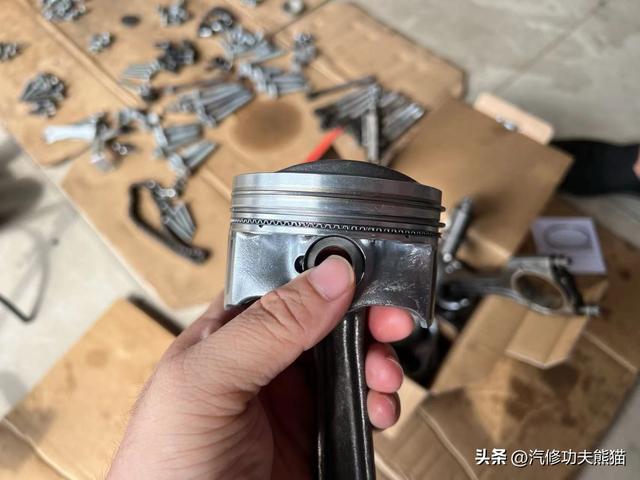 迈腾加什么机油最适合最好，迈腾用什么机油好40还是30（大众迈腾为毛会烧机油）