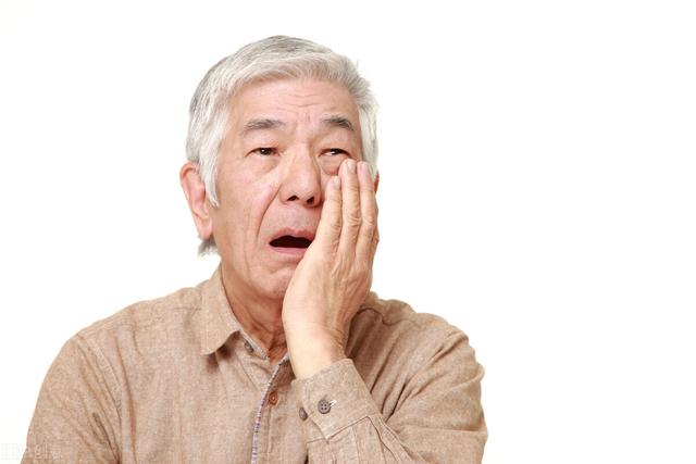 周传雄 - 问你问我歌词是什么，周传雄身体怎么了（这几首经典老歌，你还记得吗）