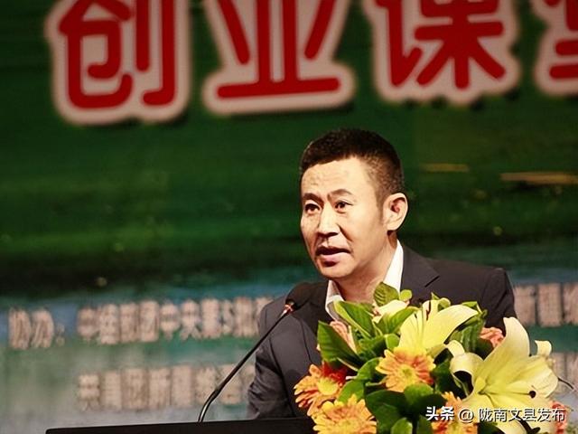 cctv主持人，最美cctv主持人（央视再也见不到的4位主持人）