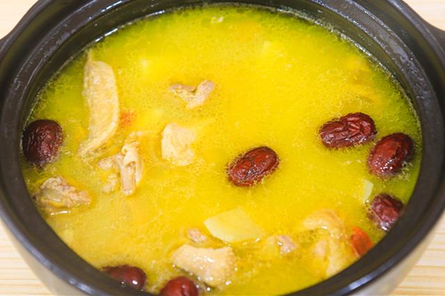 炖鸡汤放什么调料，炖鸡都用什么调料好_炖鸡放啥调料好（这5道滋补鸡汤）