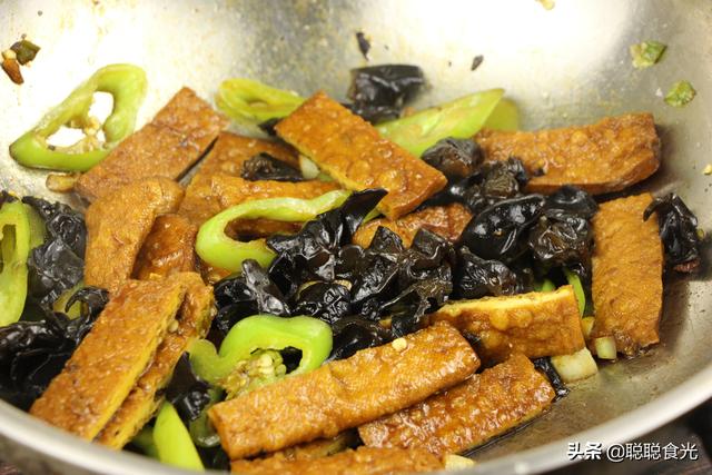 干香菇有保质期吗，干香菇一般要泡多久才能食用（建议家中常备这几种菜）