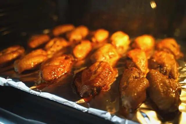 空气炸锅和烤箱哪个更适合家用，空气炸锅和烤箱哪个更适合家用