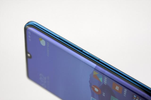 手机屏幕脱胶修多少钱，手机屏幕脱胶修多少钱（是手机行业的一次自我反省）