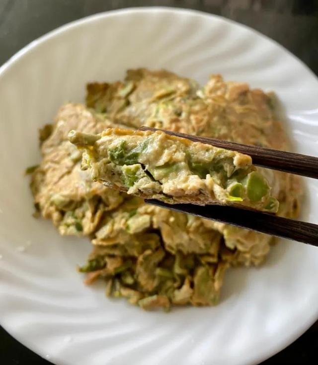 香椿炒鸡蛋的做法，香椿多少钱一斤2022（网友说：我来吃春天的味道吧）