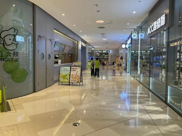 来福士购物中心，重庆来福士购物中心入驻品牌（深圳来福士，雄起）