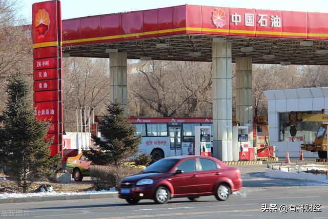 一吨汽油进价多少钱，汽油价格多少钱一升