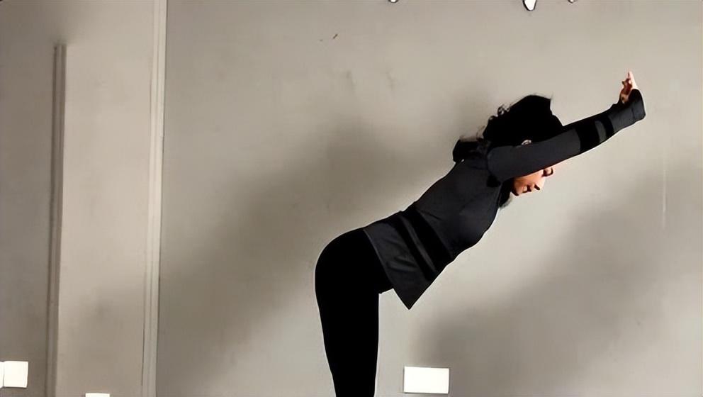 模特身材比例标准表，女模特三围标准对照表（韩国女模被称真人“海贼女帝”）