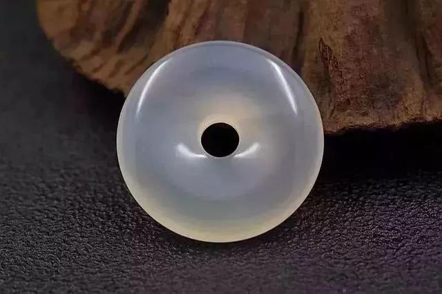 荔枝冻是什么料，荔枝冻是什么料好不（南红和战国红有几毛钱关系）