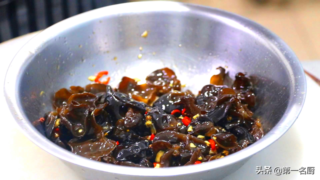 碱性食物排名第一名，世界最强碱性食物排行（也要吃的6种“碱性”菜）