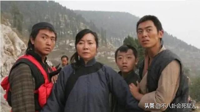 胡杨女人主题曲，胡杨女人主题曲是什么（演农村妇女出神入化的演员）