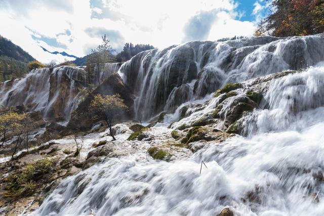 冬天去哪旅游比较好，冬天去什么地方旅游好（五大最美赏秋胜地）