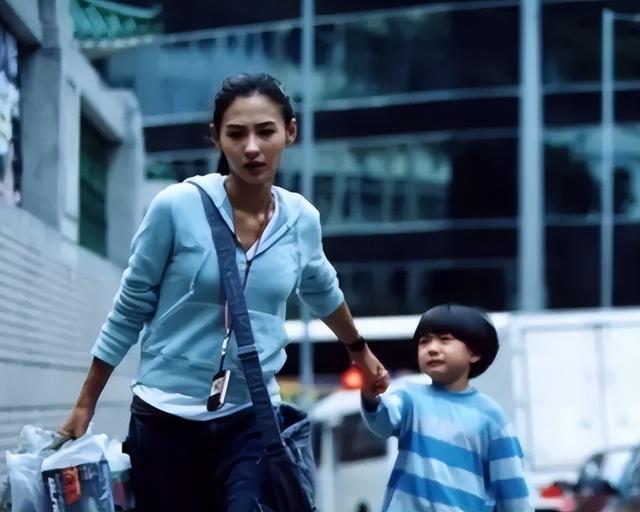 郑佩佩 张柏芝，郑佩佩拍过哪些电影（“不爱惜羽毛”终于付出代价）