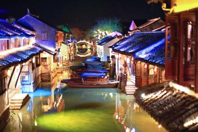 苏州旅游景点大全，苏州好玩的旅游景点（江南古镇、特色街区、绚丽之夜都在这）