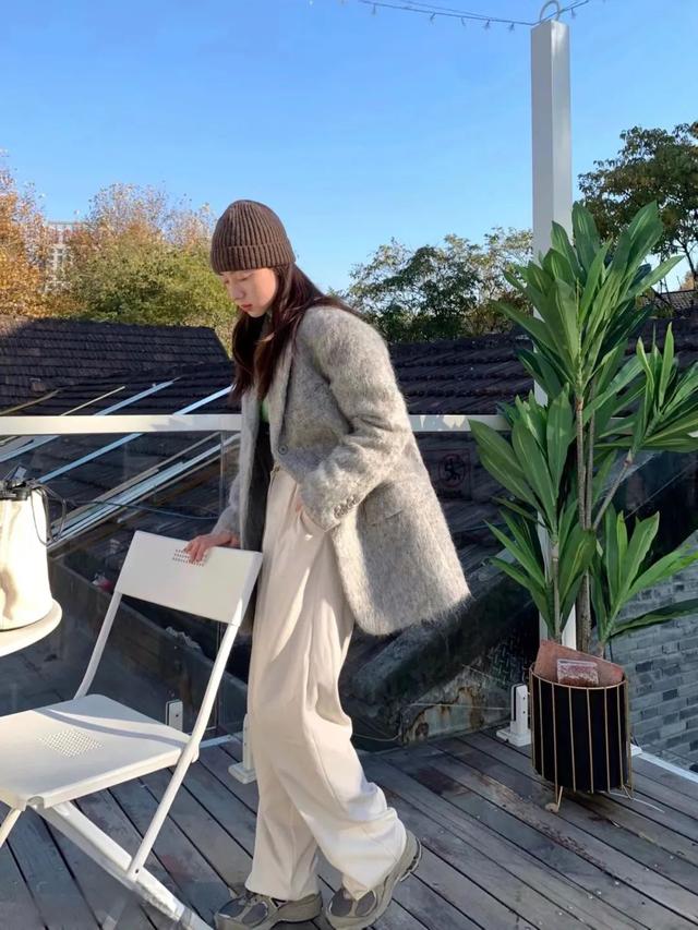 圆脸适合什么眼镜，圆脸适合什么眼镜框女（不同脸型适合什么样的配饰）