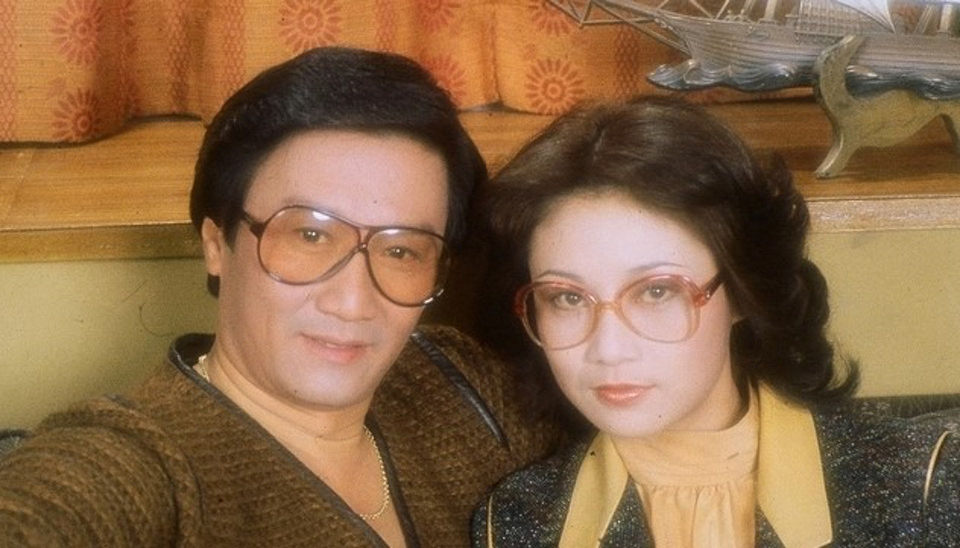 之后,谢贤又在1979年迎娶了女星狄波拉.