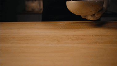 美贝怎么吐沙，2分钟花蛤快速吐沙子（洗白白盖上被子煮一煮）