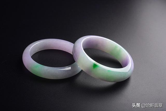 翡翠手镯一般多少钱，乌鸡种翡翠手镯一般多少钱（1万块和10万块的翡翠手镯）